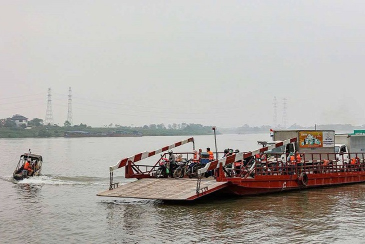 Cảnh sát đường thủy Hà Nội xử lý nhiều phương tiện vi phạm dịp nghỉ lễ- Ảnh 4.