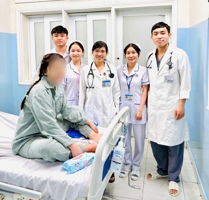 Cô gái sốc phản vệ nặng sau gây mê nâng mũi- Ảnh 2.