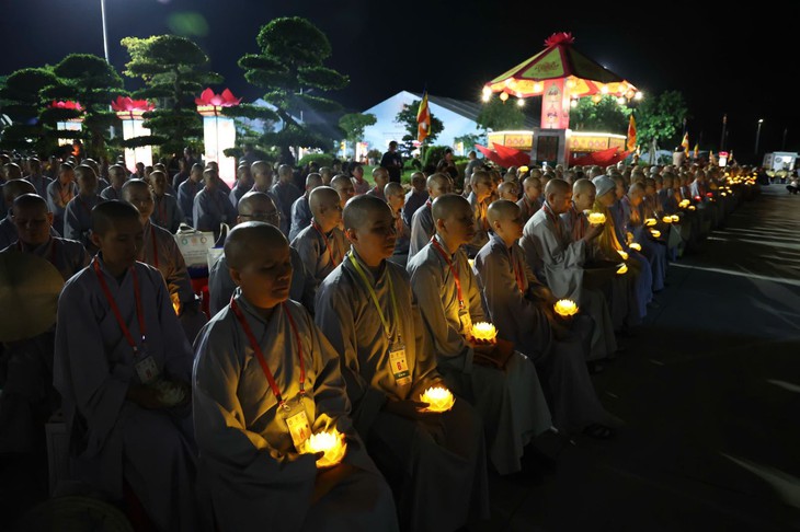 Bạn bè quốc tế ấn tượng với Đại lễ Vesak 2025 tại Việt Nam- Ảnh 6. Bạn bè quốc tế ấn tượng với Đại lễ Vesak 2025 tại Việt Nam- Ảnh 6.