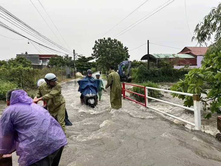 Vì sao TP.HCM hứng mưa lớn đột ngột gây ngập diện rộng?- Ảnh 3.