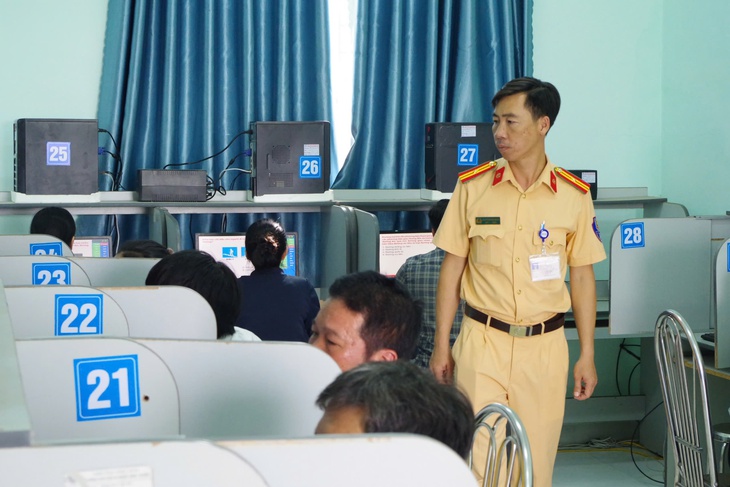 Công an Ninh Thuận tổ chức kỳ sát hạch lái xe đầu tiên- Ảnh 2.