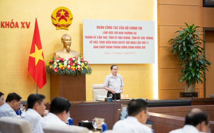 Chủ tịch Quốc hội: Sắp xếp bộ máy phải "vừa chạy vừa xếp hàng, không thể đủng đỉnh, túc tắc mà xong"