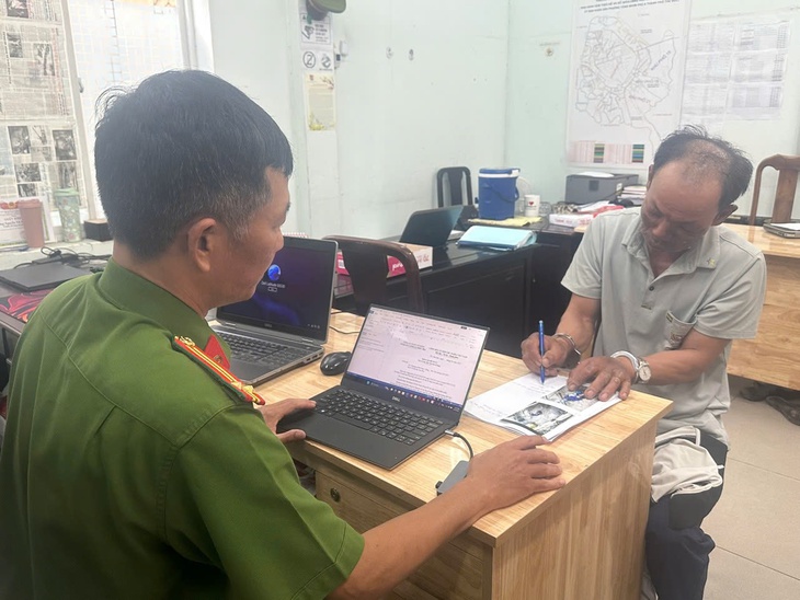 Bắt giữ đối tượng dùng xăng đốt nhà nhân tình khiến 3 người tử vong tại TP Thủ Đức- Ảnh 1.