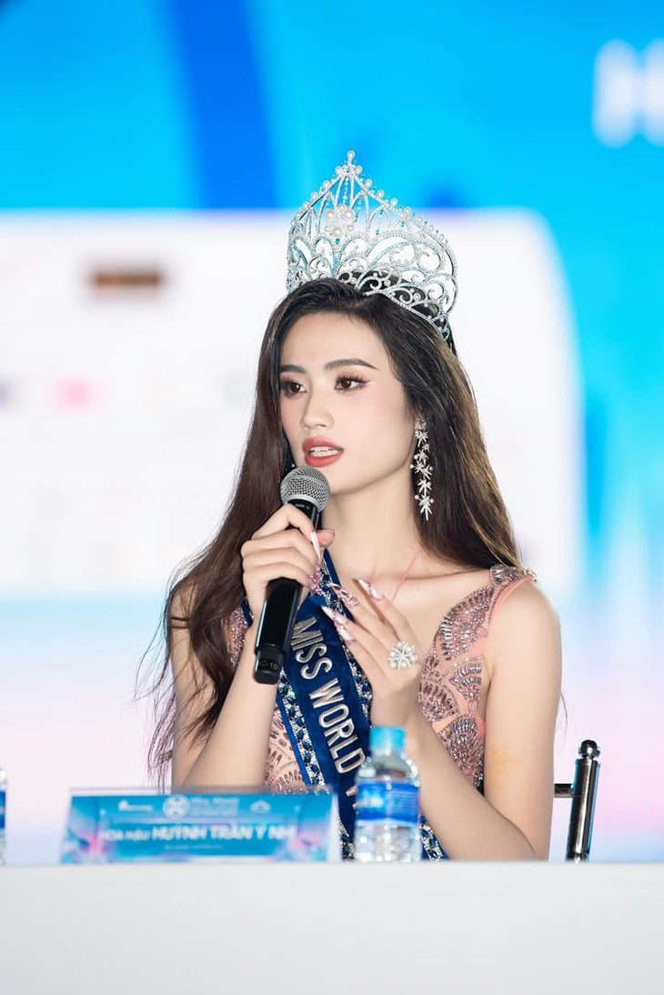 Hoa hậu từng có phát ngôn 'gây sốc', 2 năm sau 'lột  xác' ngoạn mục để dự cuộc thi sắc đẹp lớn nhất hành tinh- Ảnh 2.
