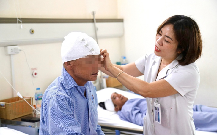 Tôn vinh điều dưỡng - những "chiến sĩ" tuyến đầu thầm lặng chăm sóc sức khỏe người bệnh