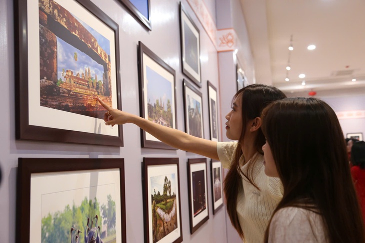 Triển lãm ảnh Triển lãm ảnh
