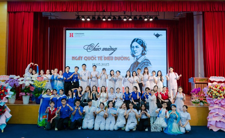 Ngày Quốc tế Điều dưỡng 2025: Tôn vinh hành trình bền bỉ của những người chăm sóc sức khỏe cộng đồng- Ảnh 3. Ngày Quốc tế Điều dưỡng 2025: Tôn vinh hành trình bền bỉ của những người chăm sóc sức khỏe cộng đồng- Ảnh 3.