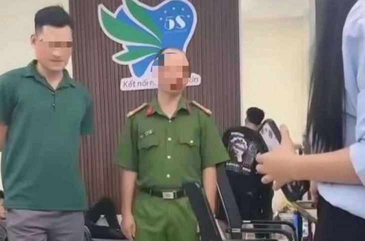 Công an Hà Nội đình chỉ công tác một cán bộ công an phường Dương Nội, quận Hà Đông- Ảnh 1. Công an Hà Nội đình chỉ công tác một cán bộ công an phường Dương Nội, quận Hà Đông- Ảnh 1.