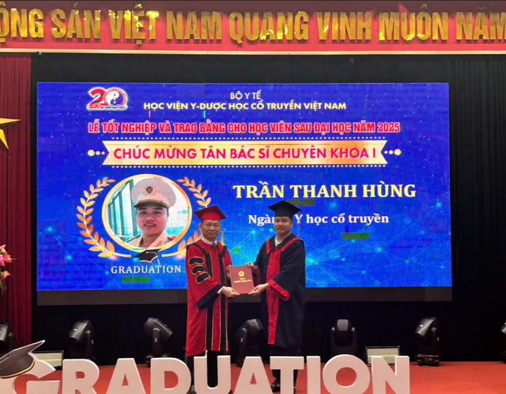 Học viện Y - Dược học cổ truyền Việt Nam khai trương Triển lãm ‘Những hình ảnh dấu ấn thời gian...' và tổ chức Lễ tốt nghiệp sau đại học- Ảnh 4.