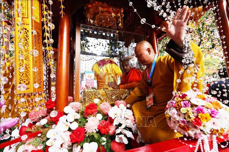 Cung nghênh xá lợi Đức Phật, Bảo vật Quốc gia Ấn Độ về Chùa Quán Sứ (Hà Nội)- Ảnh 3.