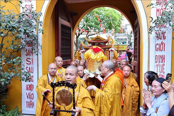 Cung nghênh xá lợi Đức Phật, Bảo vật Quốc gia Ấn Độ về Chùa Quán Sứ (Hà Nội)- Ảnh 4.