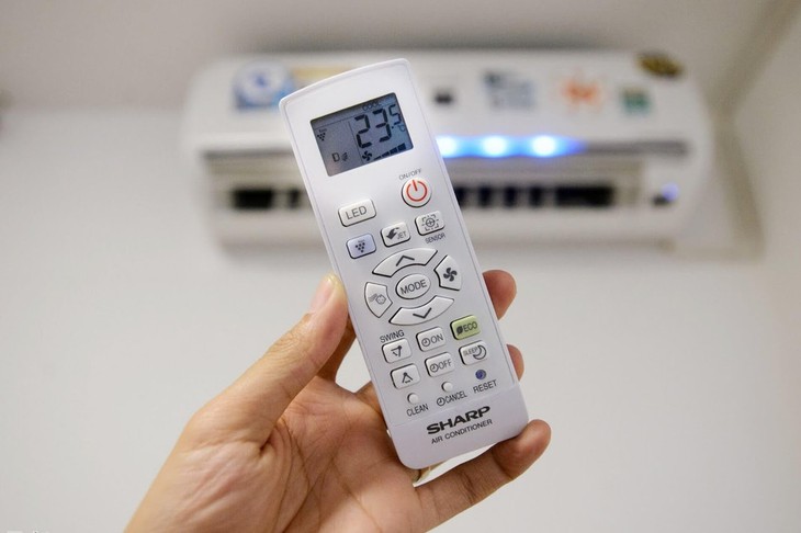 Bật điều hoà có nên đóng kín cửa?- Ảnh 2.