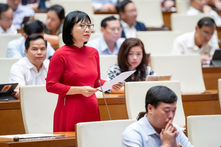 Không thể chấp nhận việc cán bộ, công chức làm việc theo kiểu cầm chừng mà vẫn được đánh giá hoàn thành nhiệm vụ
- Ảnh 2. Không thể chấp nhận việc cán bộ, công chức làm việc theo kiểu cầm chừng mà vẫn được đánh giá hoàn thành nhiệm vụ
- Ảnh 2.