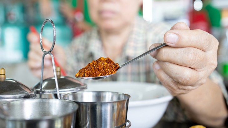 Ăn cay có giúp đốt cháy calo nhiều hơn?- Ảnh 1.