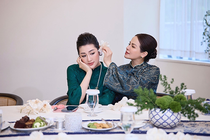 Mẹ ruột Á hậu Tú Anh: Tuổi U60 vẫn xinh đẹp, sang chảnh, hạnh phúc vì được con gái chiều chuộng- Ảnh 1. Mẹ ruột Á hậu Tú Anh: Tuổi U60 vẫn xinh đẹp, sang chảnh, hạnh phúc vì được con gái chiều chuộng- Ảnh 1.