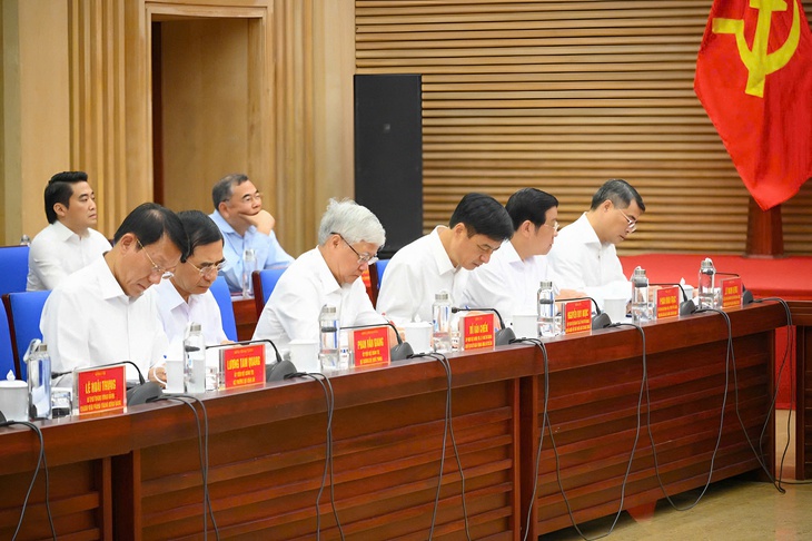 Các đồng chí trong đoàn công tác Trung ương tại cuộc làm việc. Ảnh: Thành Cường.