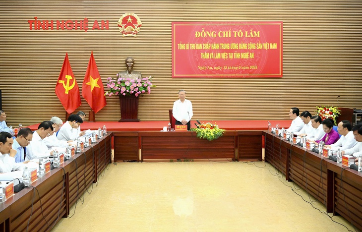 Quang cảnh buổi làm việc. Ảnh: Thành Cường.