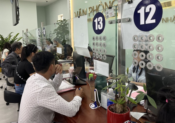 TP Hồ Chí Minh rà soát đội ngũ cán bộ để bố trí việc làm sau sắp xếp đơn vị hành chính- Ảnh 1. TP Hồ Chí Minh rà soát đội ngũ cán bộ để bố trí việc làm sau sắp xếp đơn vị hành chính- Ảnh 1.