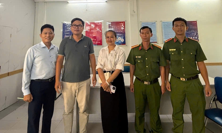 Bất ngờ nhận được 1 tỉ đồng vào tài khoản, chủ nhà hàng liền báo công an- Ảnh 1.