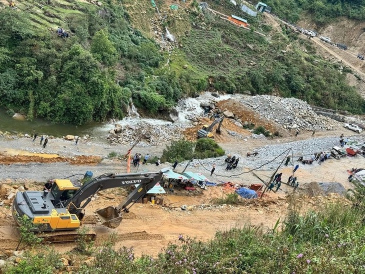 Thủ tướng: Khẩn trương khắc phục hậu quả sạt lở tại thủy điện ở Lai Châu khiến nhiều người thương vong- Ảnh 1.