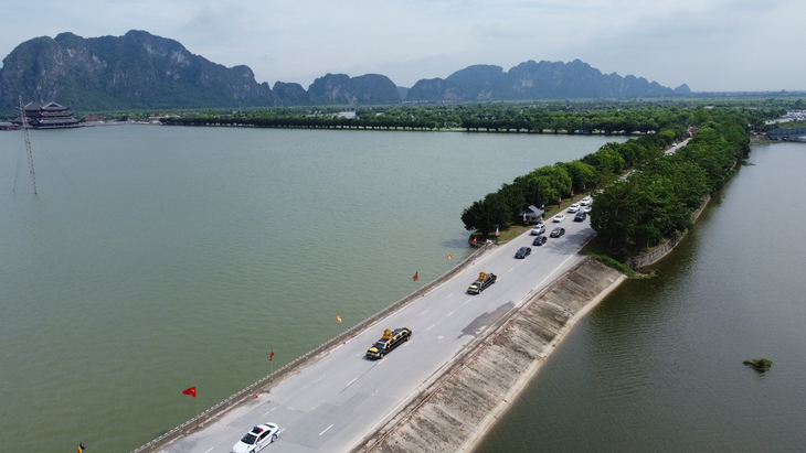 Chiêm ngưỡng xá lợi Phật Thích Ca Mâu Ni ở chùa Tam Chúc tỉnh Hà Nam- Ảnh 4. Chiêm ngưỡng xá lợi Phật Thích Ca Mâu Ni ở chùa Tam Chúc tỉnh Hà Nam- Ảnh 4.