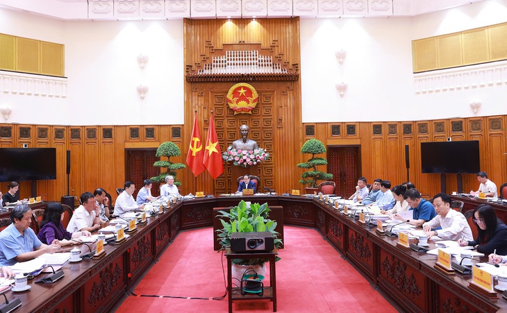 Thủ tướng: Có lộ trình miễn viện phí cho nhân dân sớm nhất có thể- Ảnh 1.