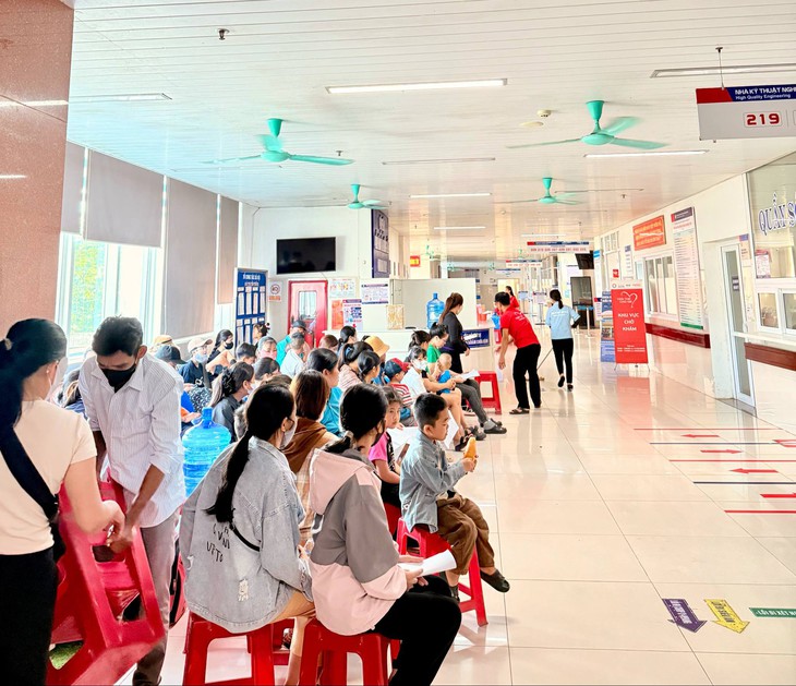 Khám sàng lọc bệnh tim bẩm sinh cho trẻ em ở Quảng Bình phát hiện nhiều trẻ mắc bệnh- Ảnh 1.