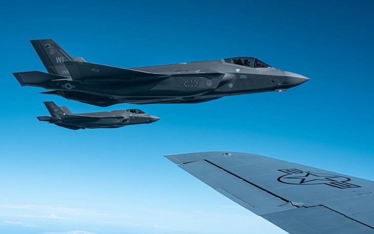 F-35 của Mỹ mang vũ khí ở "chế độ quái thú" bị giảm khả năng tàng hình