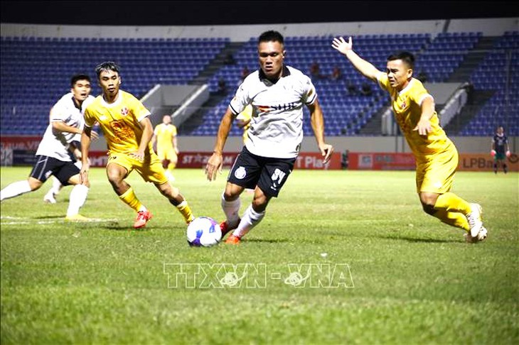 V-League: ‘Nóng’ cuộc đua trụ hạng- Ảnh 2. V-League: ‘Nóng’ cuộc đua trụ hạng- Ảnh 2.