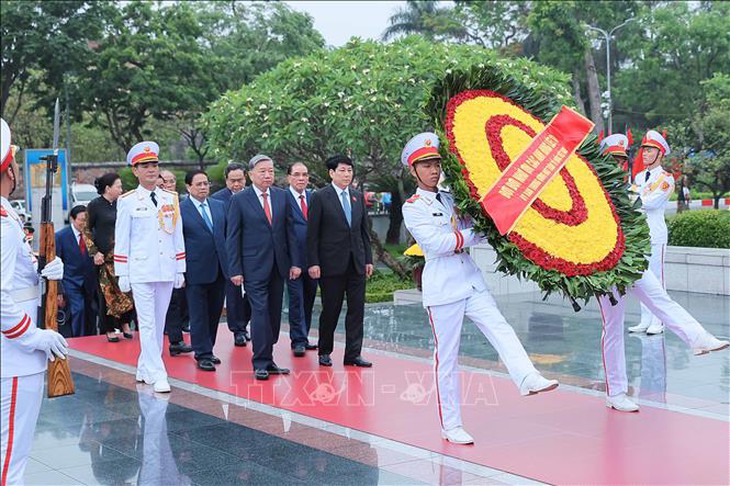 Lãnh đạo Đảng, Nhà nước vào Lăng viếng Bác- Ảnh 7.