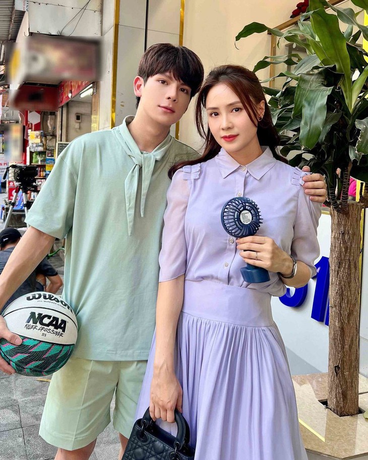 Điều bất ngờ về diễn viên đẹp trai như 'nam thần Hàn Quốc' trong phim 'Cha tôi, người ở lại'- Ảnh 2.