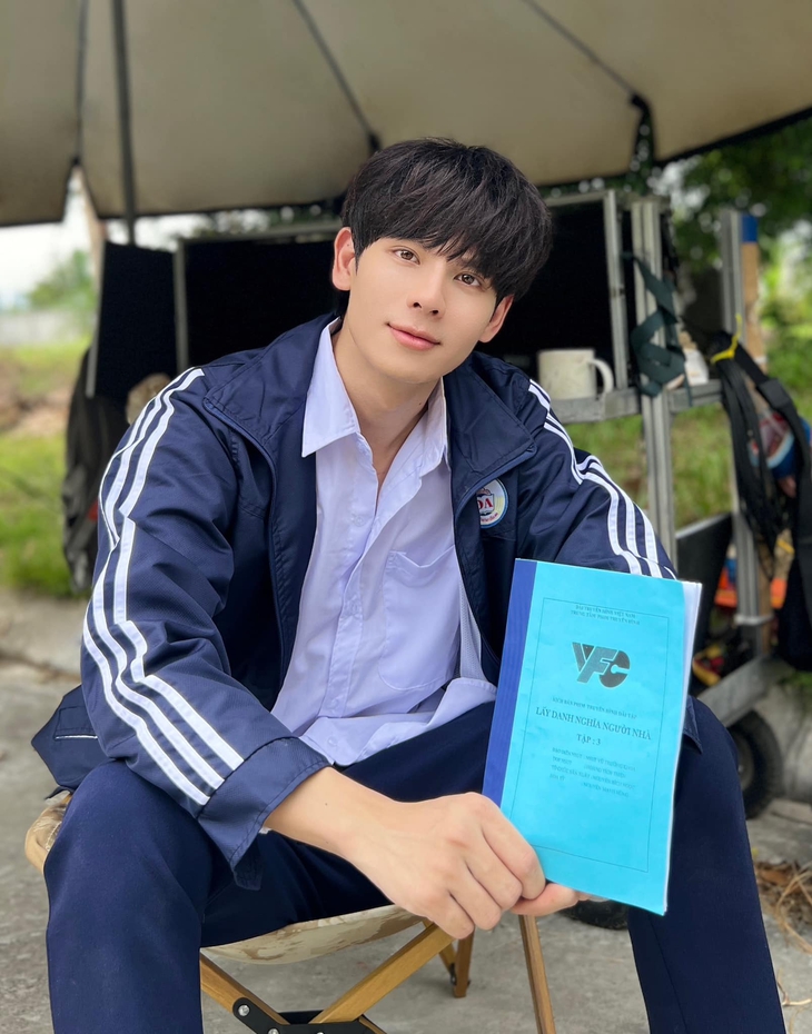 Điều bất ngờ về diễn viên đẹp trai như 'nam thần Hàn Quốc' trong phim 'Cha tôi, người ở lại'- Ảnh 3.