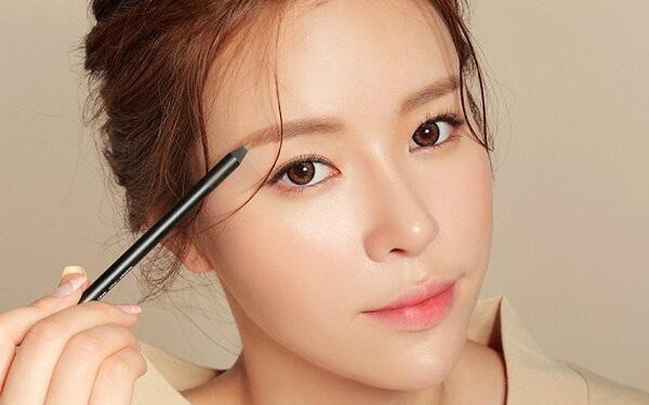 Mẹo trang điểm không bị lem khi đổ mồ hôi