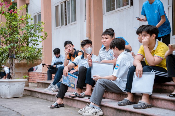 Hà Nội đổi mới tuyển sinh lớp 10: Công bố điểm thi, điểm chuẩn cùng ngày- Ảnh 1. Hà Nội đổi mới tuyển sinh lớp 10: Công bố điểm thi, điểm chuẩn cùng ngày- Ảnh 1.