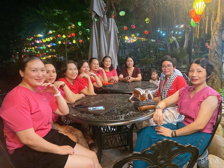 Những nữ 'chiến binh' cùng dìu nhau chiến đấu với căn bệnh ung thư- Ảnh 1. Những nữ 'chiến binh' cùng dìu nhau chiến đấu với căn bệnh ung thư- Ảnh 1.