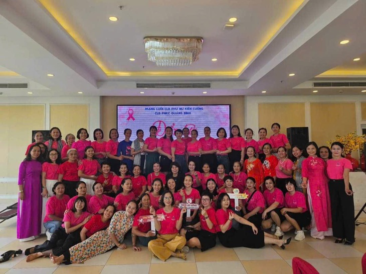 Những nữ 'chiến binh' cùng dìu nhau chiến đấu với căn bệnh ung thư- Ảnh 4. Những nữ 'chiến binh' cùng dìu nhau chiến đấu với căn bệnh ung thư- Ảnh 4.