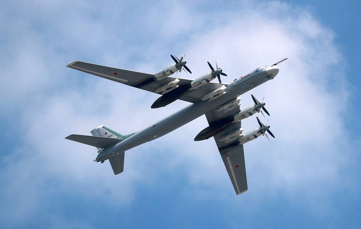 Nga tăng cường oanh tạc cơ Tu-95MS ở Bắc Cực- Ảnh 2. Nga tăng cường oanh tạc cơ Tu-95MS ở Bắc Cực- Ảnh 2.
