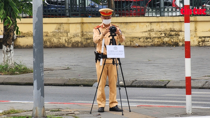 Camera lưu động phạt nguội đầu tiên ở Hà Nội- Ảnh 6.