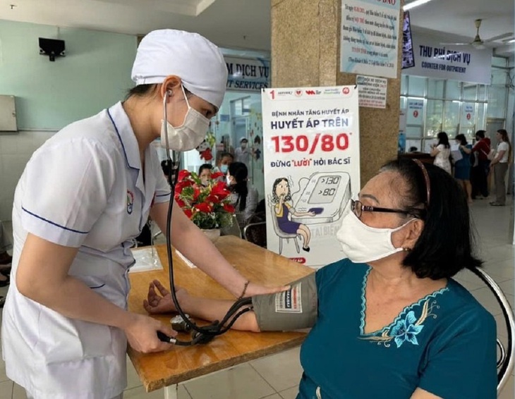 Tầm soát huyết áp và rung nhĩ miễn phí ở Khánh Hòa đến hết 23/5- Ảnh 1.