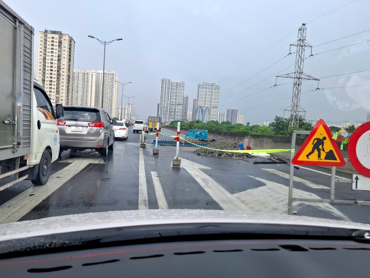 Đường vành đai 3 trên cao ùn tắc, cách nào để lưu thông thuận lợi?- Ảnh 2.