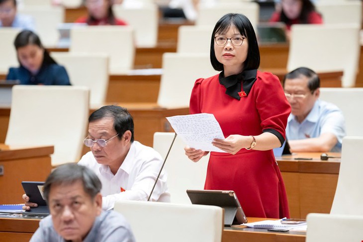 ĐBQH: Miễn, hỗ trợ học phí giúp các gia đình yên tâm sinh con, góp phần duy trì mức sinh thay thế- Ảnh 4.