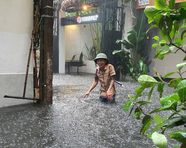 Hà Nội bắt đầu mưa lớn, nguy cơ ngập úng nhiều khu vực- Ảnh 2.