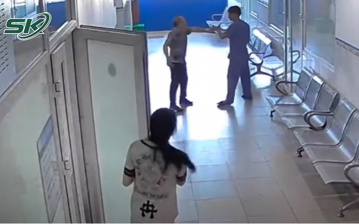 Gã đàn ông "cuồng ghen" đâm "tình địch" còn theo vào bệnh viện tiếp tục hành hung