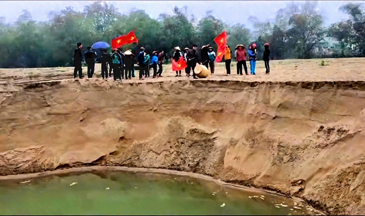 Phạt nặng doanh nghiệp bị tố khai thác cát ‘vượt’ giấy phép trên sông Lam- Ảnh 1.