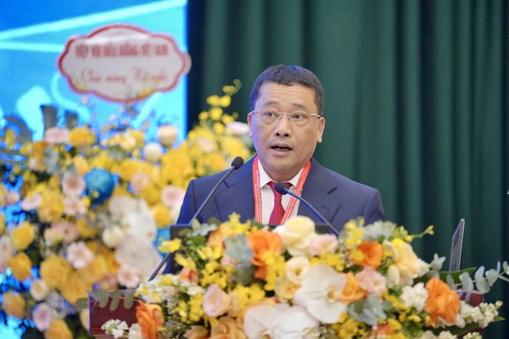 Giám đốc Bệnh viện K: Điều dưỡng ung thư không chỉ thực hiện y lệnh chính xác mà phải nhạy bén, giàu tình cảm
- Ảnh 1. Giám đốc Bệnh viện K: Điều dưỡng ung thư không chỉ thực hiện y lệnh chính xác mà phải nhạy bén, giàu tình cảm
- Ảnh 1.