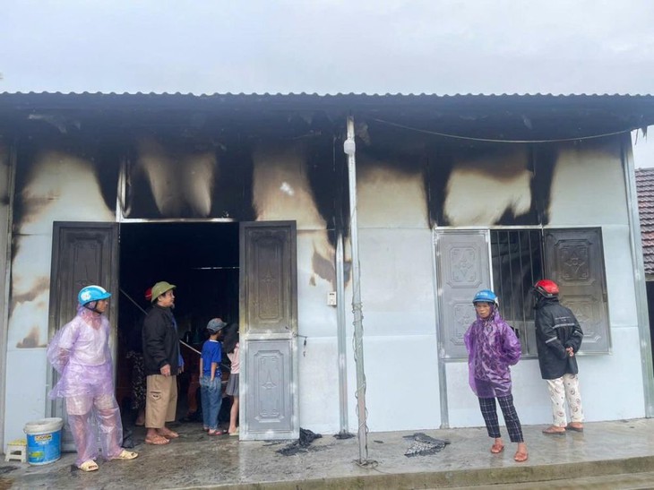 Chuyên gia khuyến cáo gì sau khi 4 người ở Hà Tĩnh bị sét đánh tử vong?- Ảnh 1. Chuyên gia khuyến cáo gì sau khi 4 người ở Hà Tĩnh bị sét đánh tử vong?- Ảnh 1.