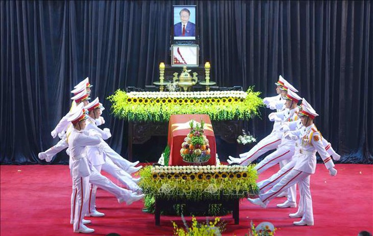 Lễ đưa tang nguyên Chủ tịch nước Trần Đức Lương- Ảnh 1.
