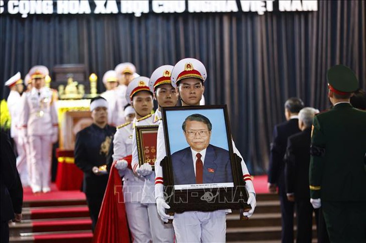 Lễ đưa tang nguyên Chủ tịch nước Trần Đức Lương- Ảnh 5.