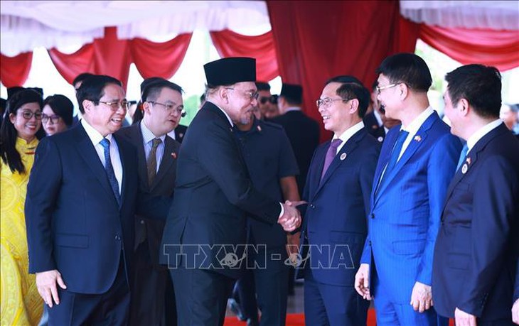 Lễ đón chính thức Thủ tướng Phạm Minh Chính thăm Malaysia- Ảnh 7.