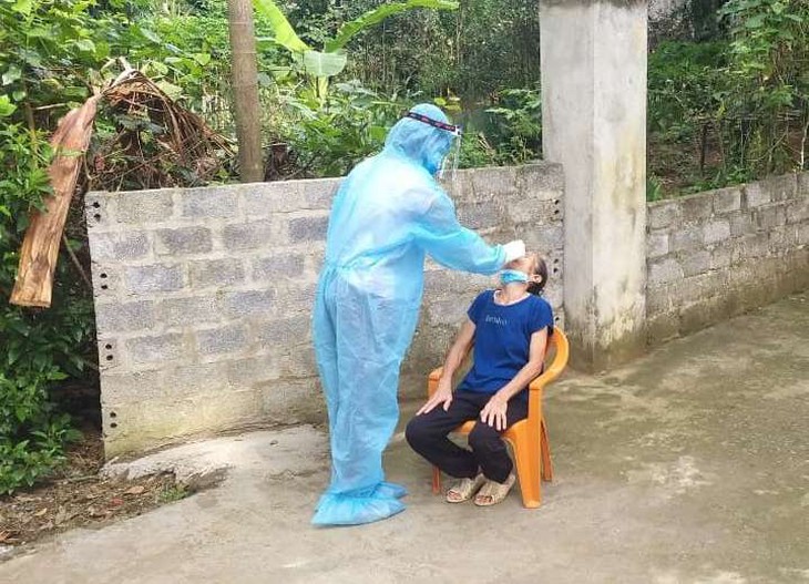 Thanh Hoá tăng cường phòng chống COVID-19 từ cửa khẩu đến cảng biển- Ảnh 5.